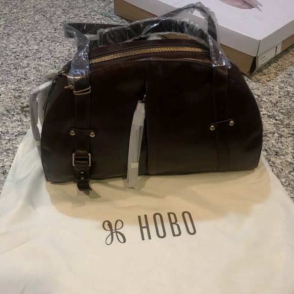 Hobo Beckon Leather Shoulder Bag in Espresso - Picture 2 of 6